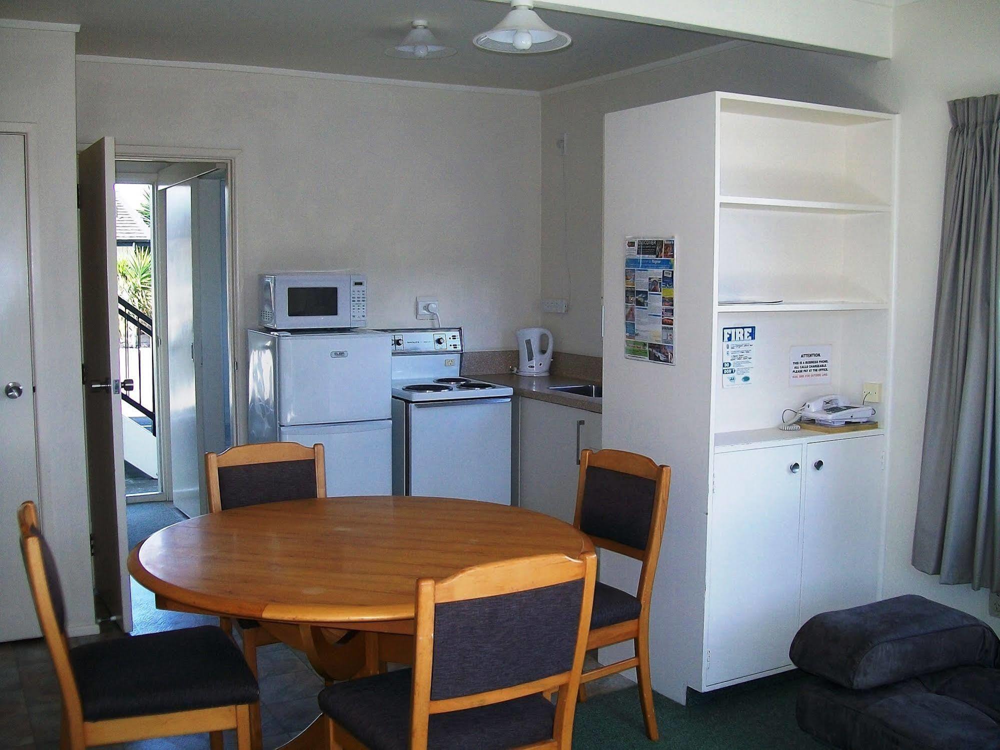 Cedar Court Motel Napier Esterno foto