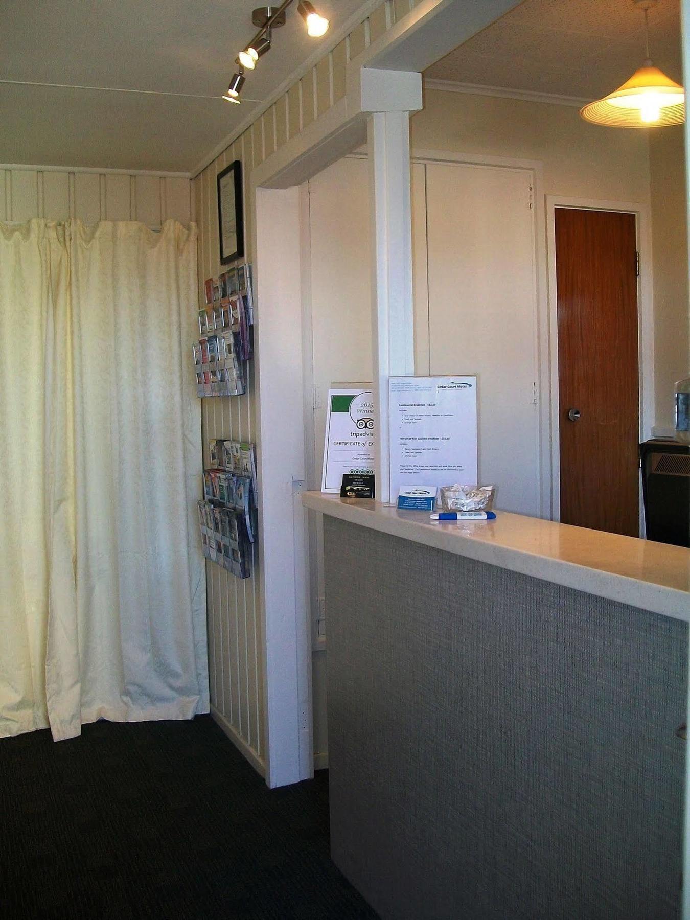Cedar Court Motel Napier Esterno foto