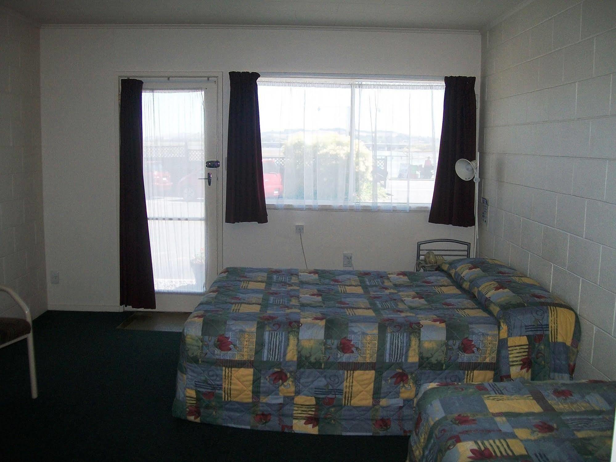 Cedar Court Motel Napier Esterno foto